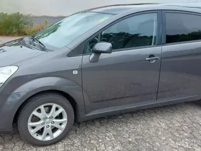 Gebraucht Toyota Corolla Verso Executive 129 PS (94 kW) 2009 Grau Van / Kleinbus