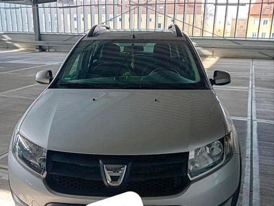 Gebraucht Dacia Sandero 90 PS (66 kW) 2013 Silber Kleinwagen