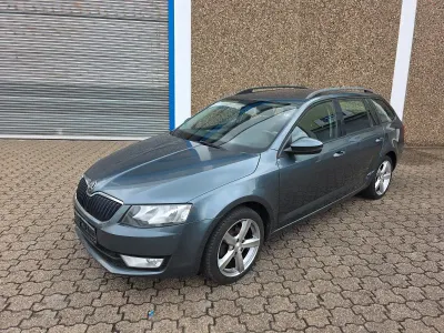 Gebraucht Skoda Octavia 105 PS (77 kW) 2015 Grau Kombi