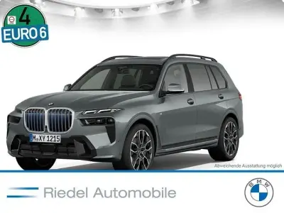 Gebraucht BMW X7 M Sport 352 PS (258 kW) 2025 Grau SUV