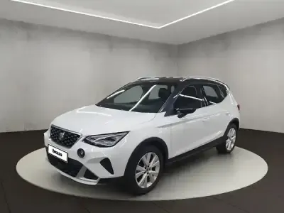 Gebraucht Seat Arona Xperience 110 PS (80 kW) 2024 Nevada weiß metallic / magnetic grau metallic SUV