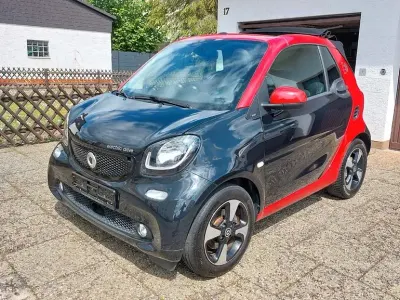 Używany Smart ForTwo Cabrio 60 kW (82 KM) 2017 Czarny Kabriolet