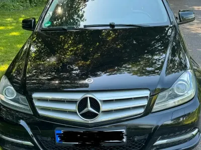 Gebraucht Mercedes C200 136 PS (100 kW) 2012 Schwarz Kombi
