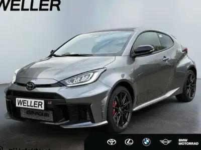 Neu Toyota Yaris 280 PS (205 kW) 2026 Silber Kleinwagen
