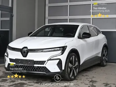 Używany Renault Megane E-Tech 96 kW (131 KM) 2022 Biały Sedan/Limuzyna