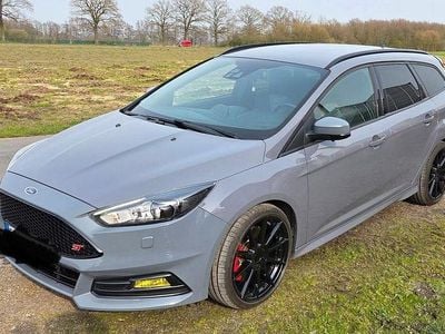 Gebraucht Ford Focus Sport 250 PS (183 kW) 2017 Grau Limousine