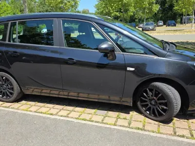 Gebraucht Opel Zafira Tourer Edition 136 PS (100 kW) 2012 Schwarz Van / Kleinbus