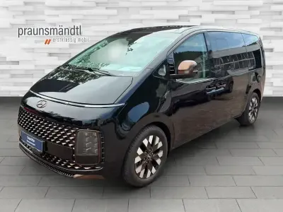 Gebraucht Hyundai Staria Signature 177 PS (130 kW) 2023 Schwarz Van / Kleinbus