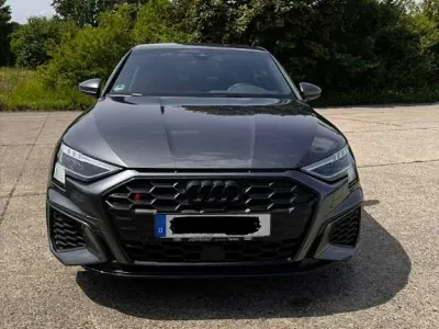 Gebraucht Audi S3 Sport 310 PS (228 kW) 2024 Grau Limousine