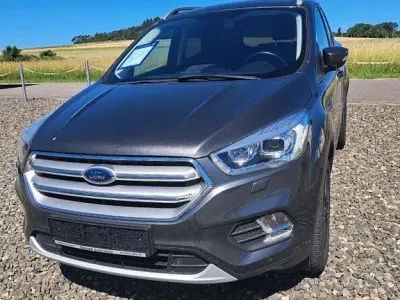 Gebraucht Ford Kuga Titanium 150 PS (110 kW) 2018 Grau SUV