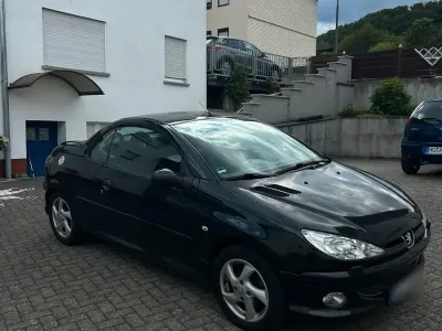 Gebraucht Peugeot 206 CC 109 PS (80 kW) 2006 Schwarz Cabrio