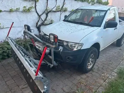 Używany Mitsubishi L200 Inform 136 KM (100 kW) 2013 Biały Pickup