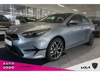 Gebraucht Kia Ceed Spirit 160 PS (117 kW) 2024 Grau Kleinwagen