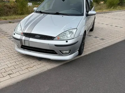 Gebraucht Ford Focus 100 PS (73 kW) 2002 Silber Kombi