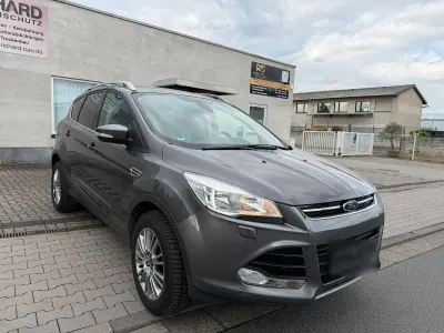 Gebraucht Ford Kuga Titanium 150 PS (110 kW) 2014 Grau SUV