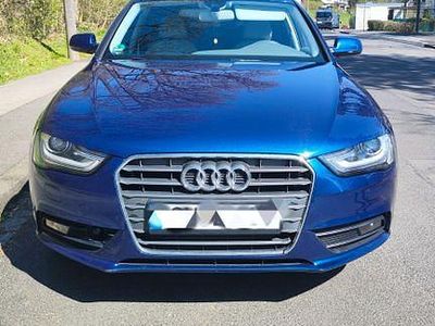 Blau Gebraucht 2013 Audi A4 Ambiente Limousine | 10.800 € (Fairer Preis)