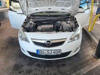 Gebraucht Opel Astra Edition 87 PS (63 kW) 2010 Weiß Limousine