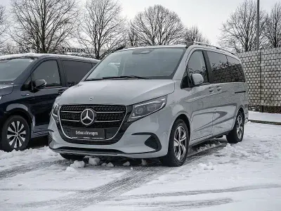 Gebraucht Mercedes V220 Style 163 PS (119 kW) 2024 Alpingrau Van / Kleinbus
