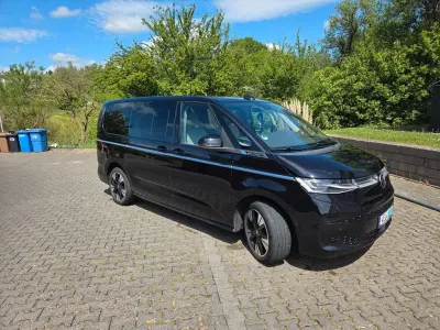 Używany VW Multivan Style 150 KM (110 kW) 2023 Czarny Minivan