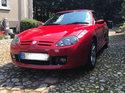 Second-hand MG TF 136 CP (100 kW) 2002 Roșu Cabrio
