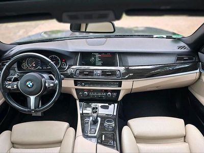 Gebraucht BMW 530 M Sport 258 PS (189 kW) 2014 Schwarz Kombi