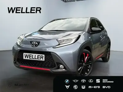 Gebraucht Toyota Aygo 72 PS (52 kW) 2024 Celestite grey metallic (grau) Kleinwagen