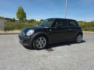 Gebraucht Mini Cooper D 111 PS (81 kW) 2013 Schwarz Kleinwagen