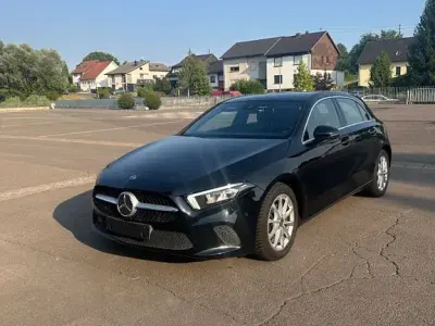 Gebraucht Mercedes A180 116 PS (85 kW) 2018 Schwarz Limousine