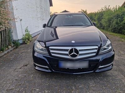 Gebraucht Mercedes C220 Avantgarde 170 PS (125 kW) 2012 Schwarz Kombi