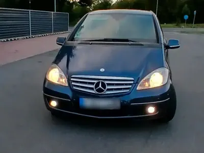 Gebraucht Mercedes A180 109 PS (80 kW) 2009 Blau Kleinwagen