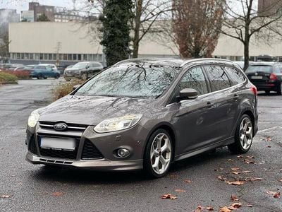 Braun Gebraucht 2014 Ford Focus ST-Line Kombi | 7.400 € (Guter Preis)