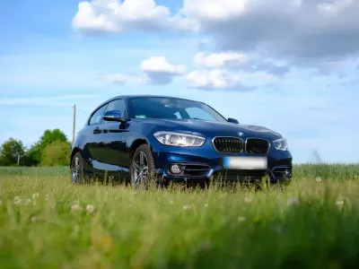 Gebraucht BMW 118 Sport Line 150 PS (110 kW) 2018 Blau Kleinwagen