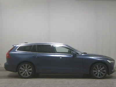 Gebraucht Volvo V60 Inscription 341 PS (250 kW) 2021 Blau Kombi