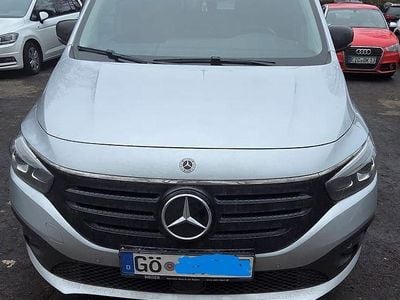 Gebraucht Mercedes 200 89 kW (122 PS) 2023 Silber Van / Kleinbus