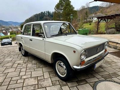 Second-hand Lada 1200 60 CP (44 kW) 1987 Alb Berlinǎ
