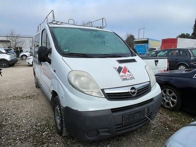 Weiß Gebraucht 2007 Opel Vivaro Van / Kleinbus | 1.900 € (Superpreis)
