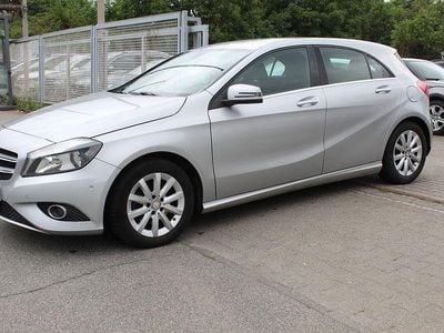 Gebraucht Mercedes A180 Urban 122 PS (89 kW) 2014 Silber Limousine