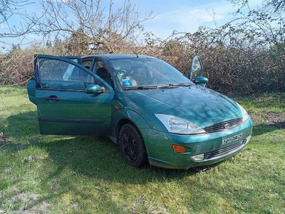 Gebraucht Ford Focus Ghia 101 PS (74 kW) 1998 Grün Limousine
