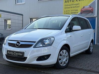 Weiß Gebraucht 2012 Opel Zafira Family Van / Kleinbus | 3.990 € (Guter Preis)