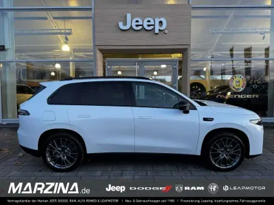 Gebraucht Leapmotor C10 215 PS (158 kW) 2025 Pearly white SUV