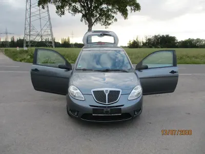 Gebraucht Lancia Ypsilon 60 PS (44 kW) 2009 Grau Kleinwagen