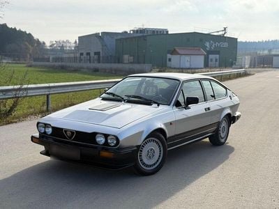 Usata Alfa Romeo GTV 158 CV (116 kW) 1984 Argento Coupé