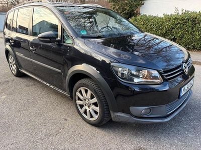 Gebraucht VW Touran Cross 140 PS (102 kW) 2011 Schwarz Van / Kleinbus