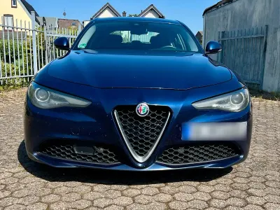Gebraucht Alfa Romeo Giulia 179 PS (131 kW) 2017 Blau Limousine