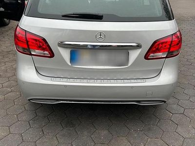 Second-hand Mercedes B180 110 CP (80 kW) 2016 Argintiu Monovolum