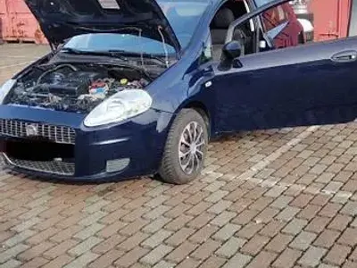 Gebraucht Fiat Punto Active 65 PS (47 kW) 2009 Blau Kleinwagen