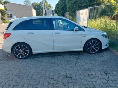 Usata Mercedes 180 122 CV (89 kW) 2011 Bianco Berlina