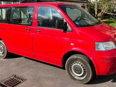 Używany VW Caravelle 131 KM (96 kW) 2009 Czerwony Van