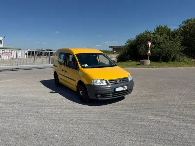 Gebraucht VW Caddy Life 69 PS (50 kW) 2010 Gelb Van / Kleinbus