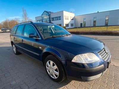 Gebraucht VW Passat 116 PS (85 kW) 2001 Blau Kombi